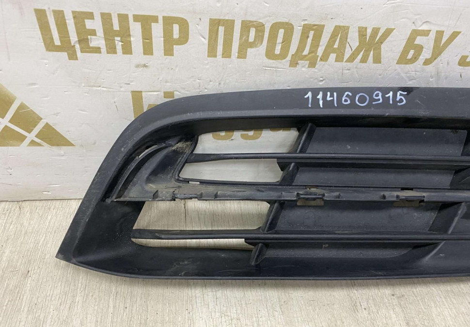 Решетка противотуманной фары левая BMW 5 F10 OEM 51117331735