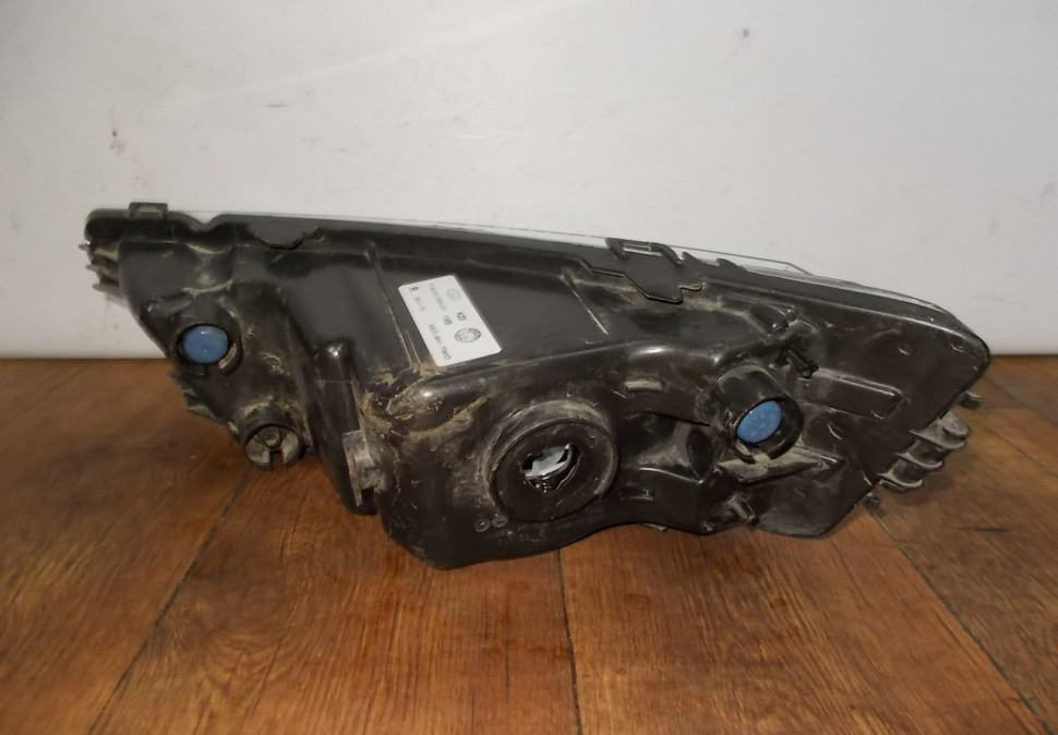 Фара противотуманная правая бу Skoda Octavia A7 OEM 5E0941700D