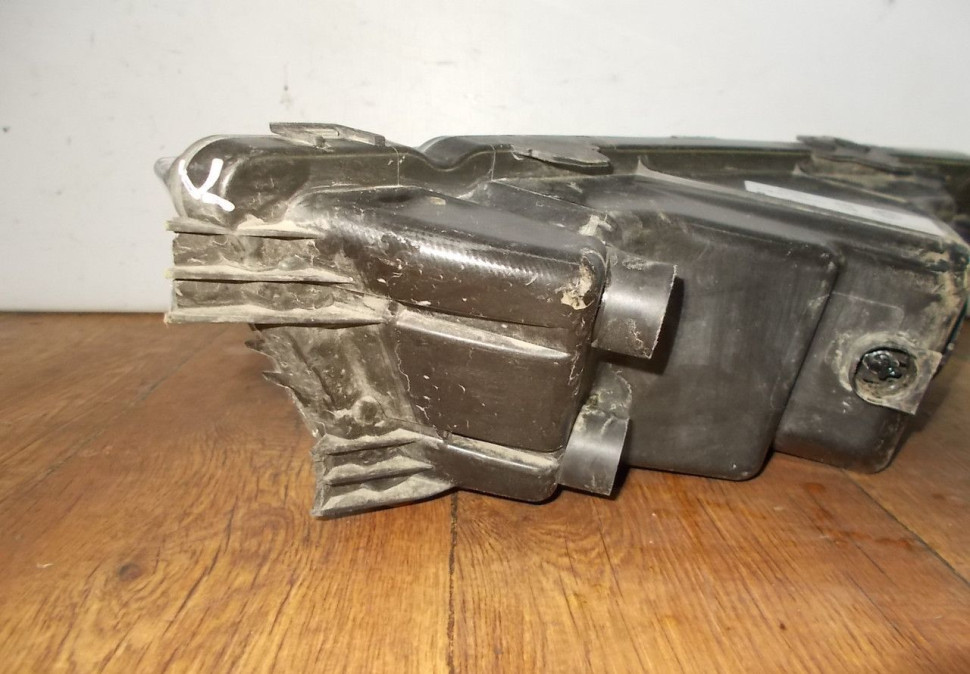 Фара противотуманная правая бу Skoda Octavia A7 OEM 5E0941700D