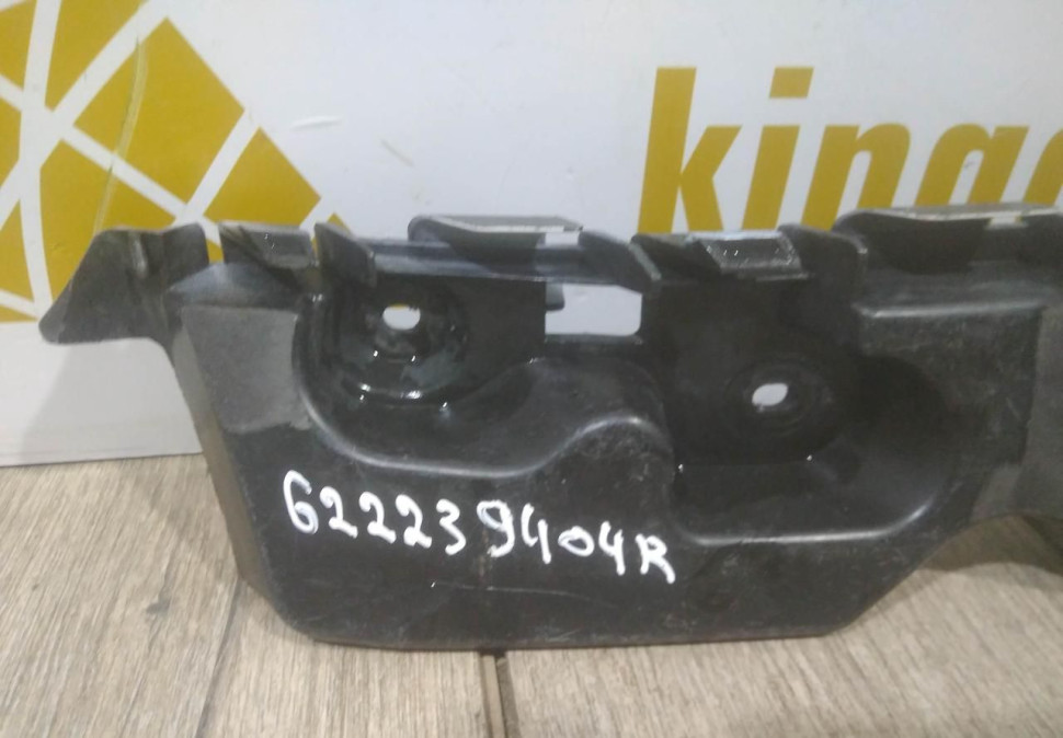 Кронштейн переднего бампера левый бу Renault Duster OEM 622239404R