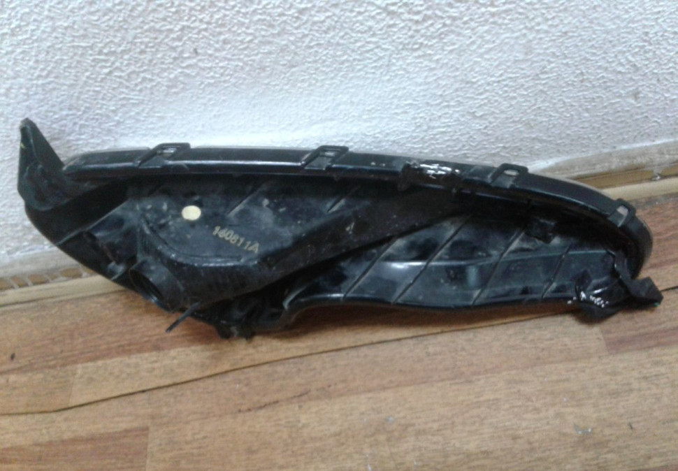Фара птф левая Hyundai Solaris рестайл oem 922014l600 (слом. 2 крепл.)
