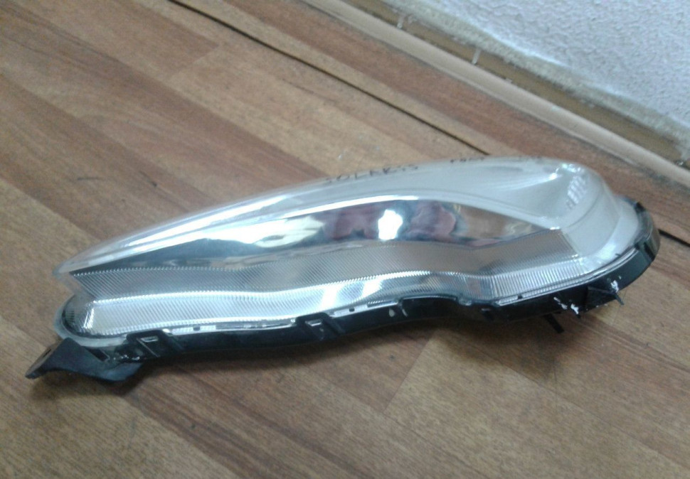 Фара птф левая Hyundai Solaris рестайл oem 922014l600 (слом. 2 крепл.)