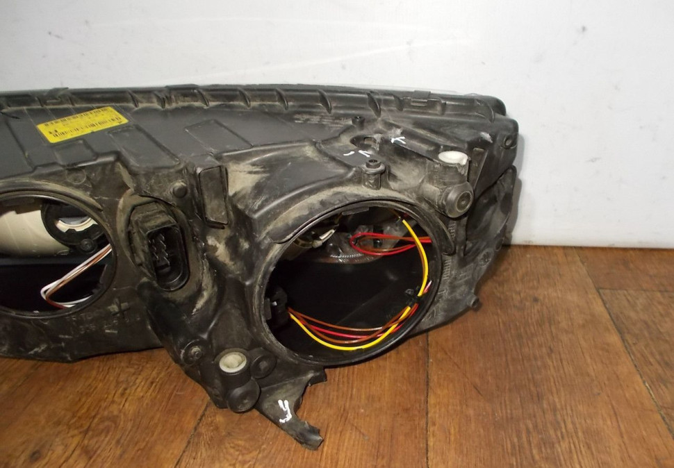 Фара галоген правая бу Skoda Octavia A7 OEM 5E1941018