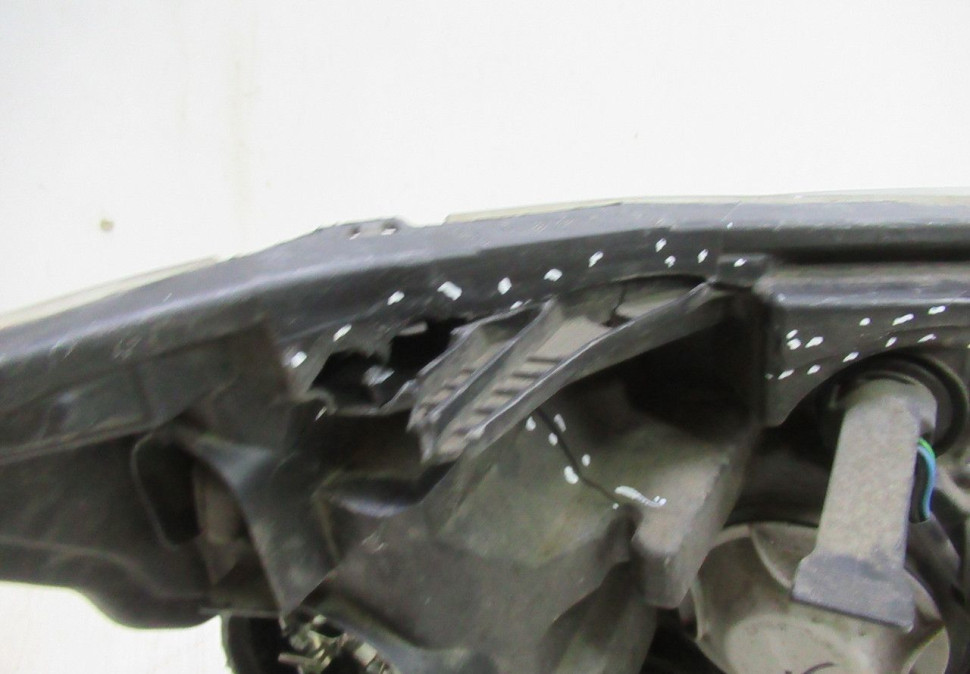 Фара левая Lada Vesta oem 8450006953 (сломан корпус,и все крепл) (скл-3)