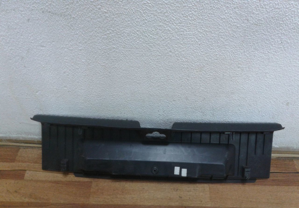 Обивка задней панели Volkswagen Polo седан oem 6ru863459