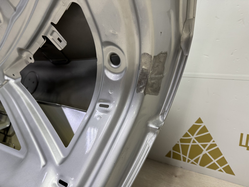 Крышка багажника бу Skoda Octavia A7 (скл-3) OEM 5E5827023B Крышка багажника бу Skoda Octavia A7 (скл-3) OEM 5E5827023B