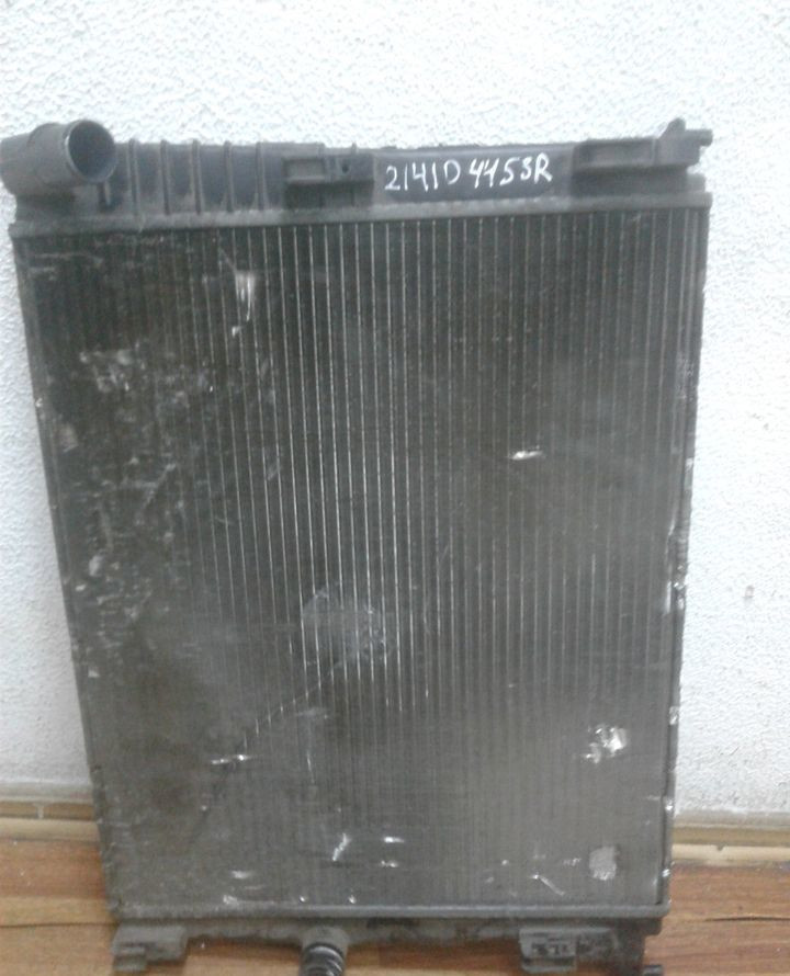 Радиатор охлаждения Renault Logan 1 oem 214104453r