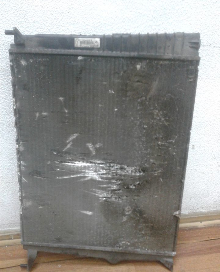 Радиатор охлаждения Renault Logan 1 oem 214104453r