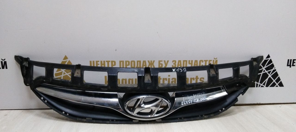 Решетка радиатора Hyundai i 40 дорест 11-15 oem 863513Z000