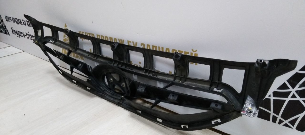 Решетка радиатора Hyundai i 40 дорест 11-15 oem 863513Z000 Решетка радиатора Hyundai i 40 дорест 11-15 oem 863513Z000