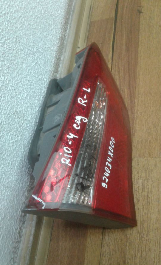 Фонарь левый внутренний Kia Rio 3 до рест седан oem 924034x000 (скол)