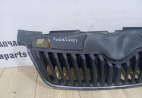 Решетка радиатора бу Skoda Fabia 2 OEM 5J0853668C