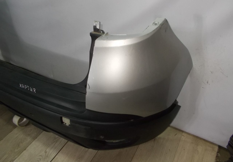 Бампер задний бу Renault Kaptur OEM 850220429R (В)