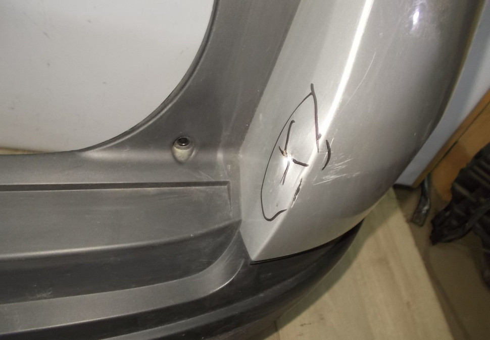 Бампер задний бу Renault Kaptur OEM 850220429R (В)