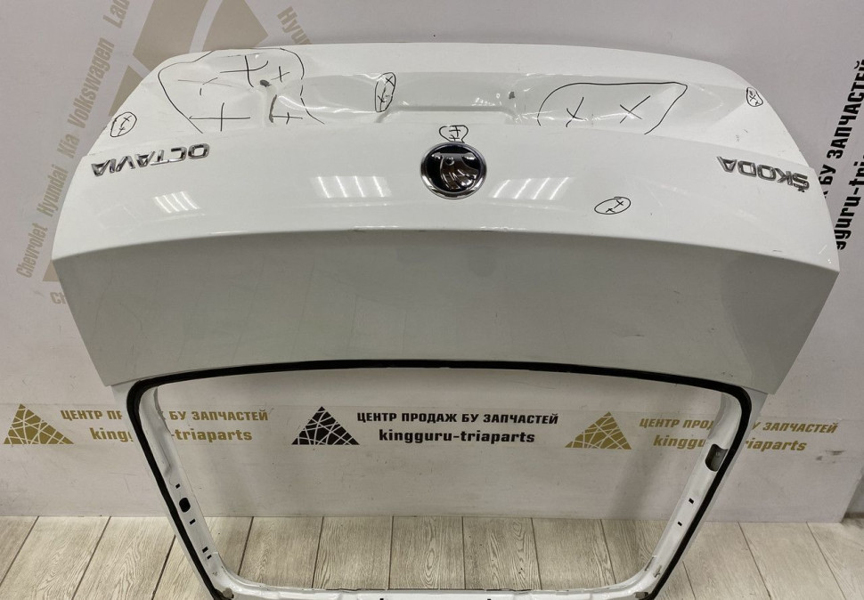 Крышка багажника Skoda Octavia A7 2013 OEM 5E5827023B