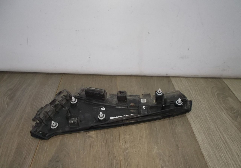 Накладка крыла передняя правая бу BMW X7 G07 OEM 51748091892