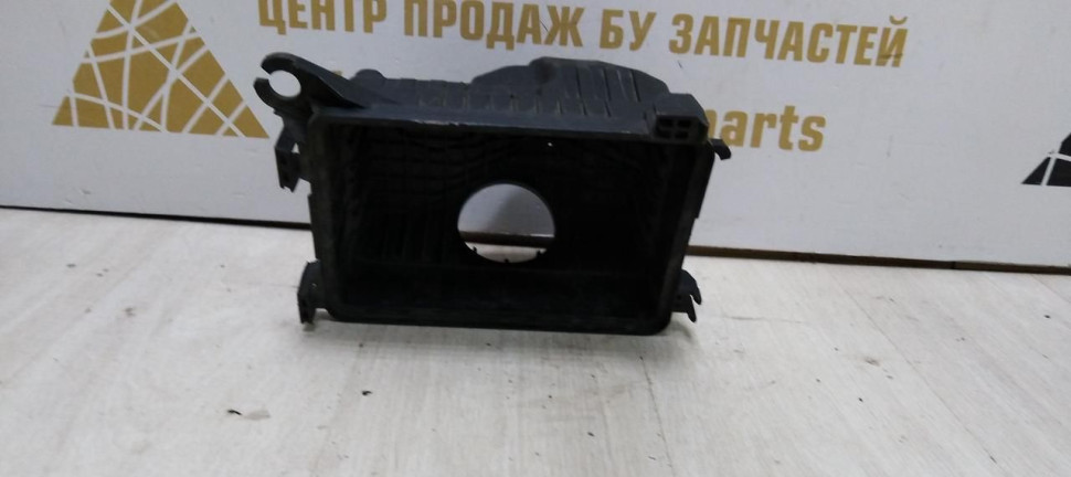 Корпус воздушного фильтра Hyundai Elantra 6 2015-2020 oem 28110f2000 Корпус воздушного фильтра Hyundai Elantra 6 2015-2020 oem 28110f2000