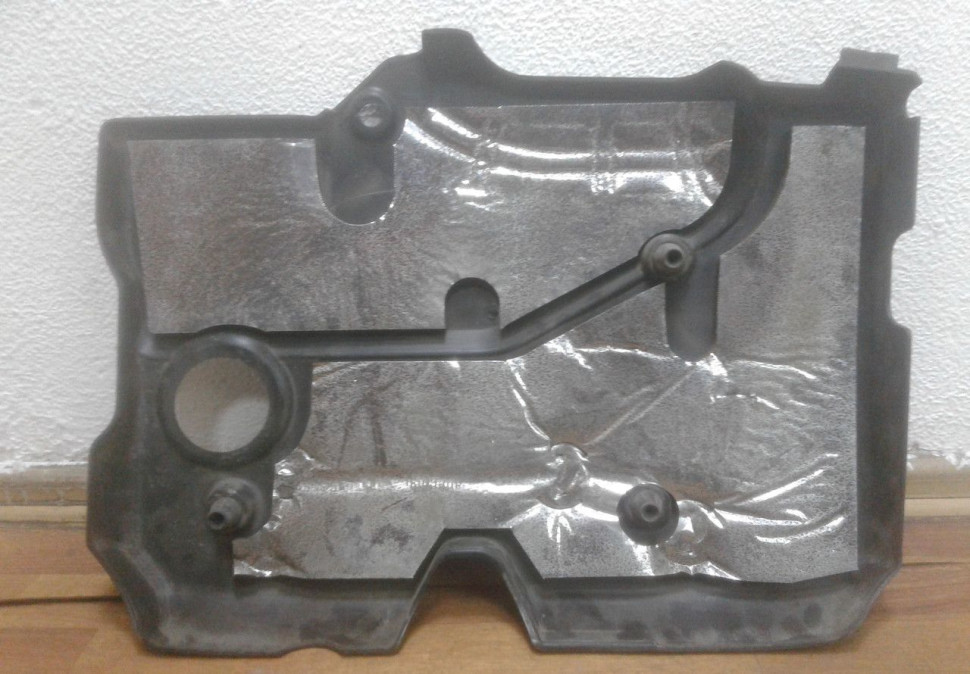 Крышка двигателя (ДВС) Lada Priora (07>18) oem 21121008650 (скл-3) Крышка двигателя (ДВС) Lada Priora (07>18) oem 21121008650 (скл-3)