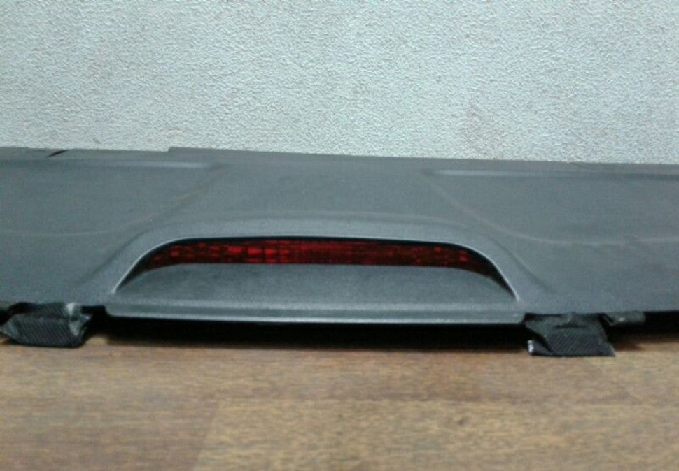 Полка багажника (+ стоп сигнал) Hyundai Solaris сед Oem 871101R010 Полка багажника (+ стоп сигнал) Hyundai Solaris сед Oem 871101R010