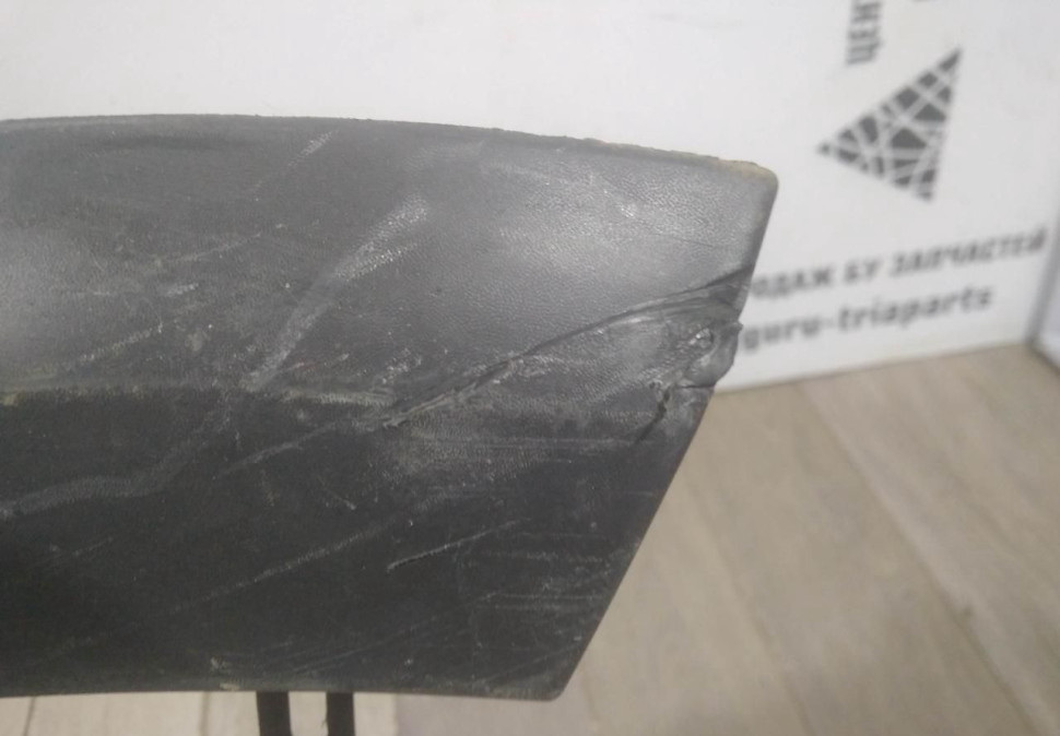 Молдинг крыла задний левый бу Renault Sandero 2 OEM 788A30590R Молдинг крыла задний левый бу Renault Sandero 2 OEM 788A30590R