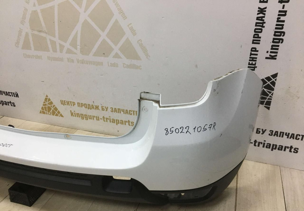 Бампер задний Renault Duster 2015   OEM  850221057R