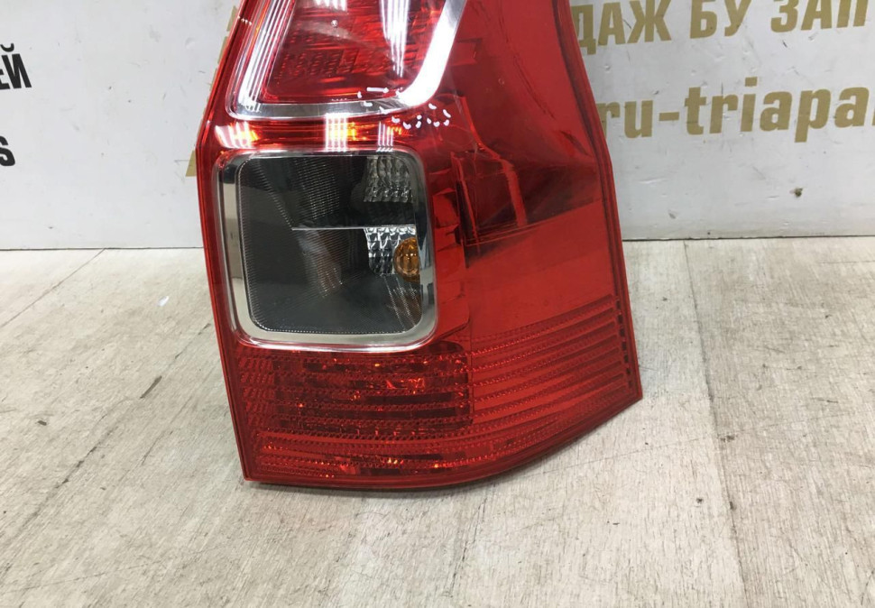 Фонарь правый внешний Renault Megane 2 универсал OEM 8200417351