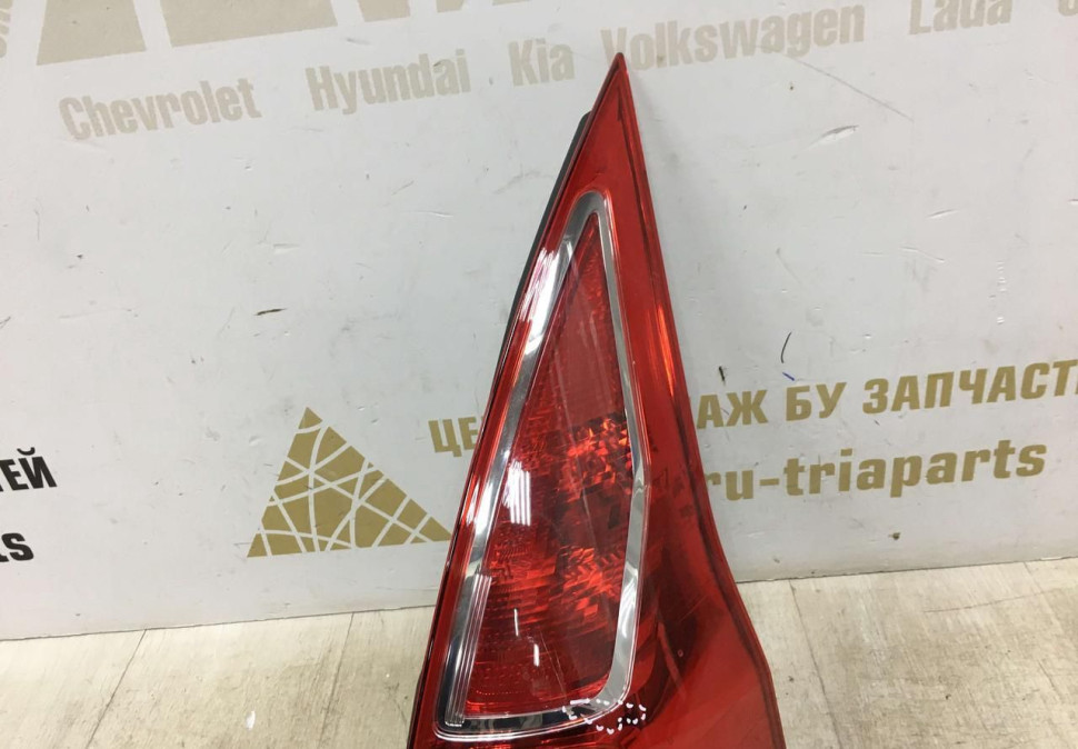 Фонарь правый внешний Renault Megane 2 универсал OEM 8200417351