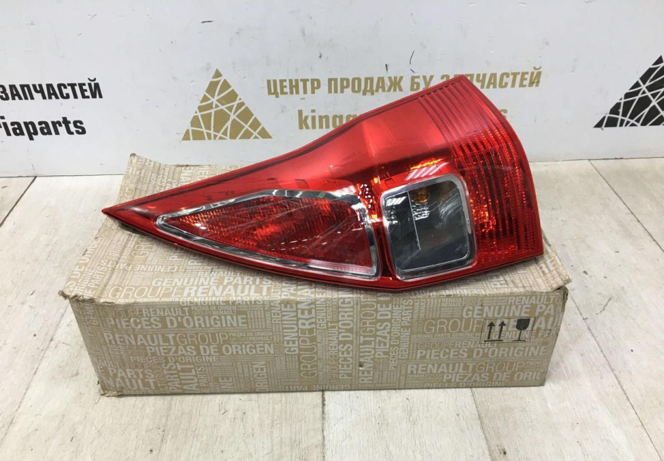 Фонарь правый внешний Renault Megane 2 универсал OEM 8200417351 Фонарь правый внешний Renault Megane 2 универсал OEM 8200417351