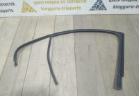 Уплотнитель стекла двери задний левый бу Skoda Rapid OEM 5JA839431
