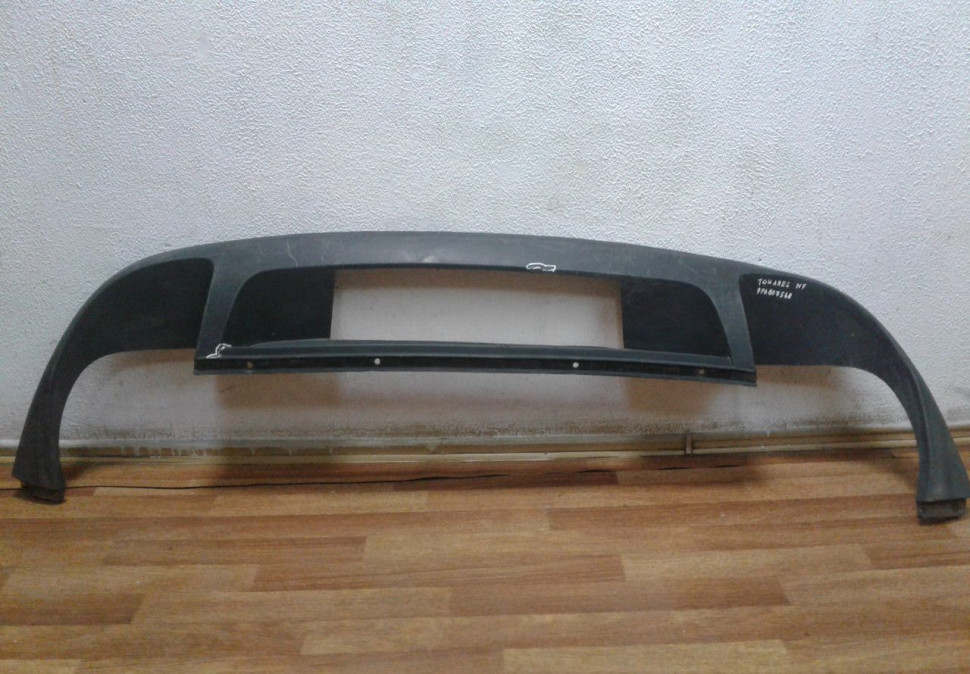Юбка заднего бампера Volkswagen Touareg NF (10>) (мал. трещ.) oem 7p6807568
