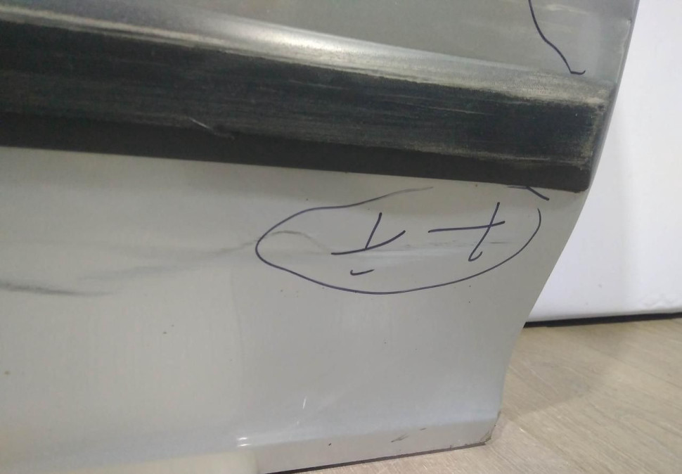 Дверь задняя правая бу Skoda Yeti OEM 5L0833052