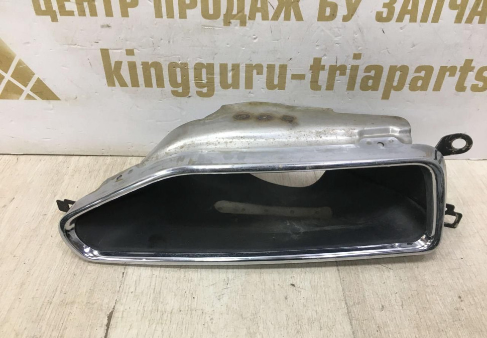 Насадка глушителя левая BMW 7 G11 OEM 51127478353 Насадка глушителя левая BMW 7 G11 OEM 51127478353