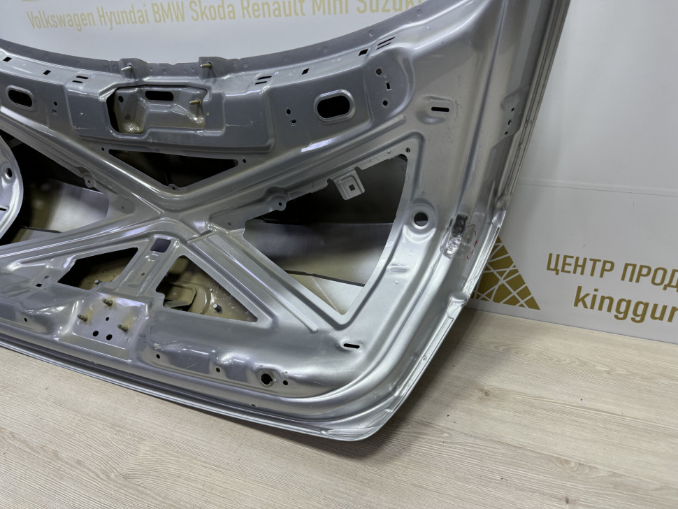 Крышка багажника Skoda Octavia A7 2013  OEM 5E5827023B
