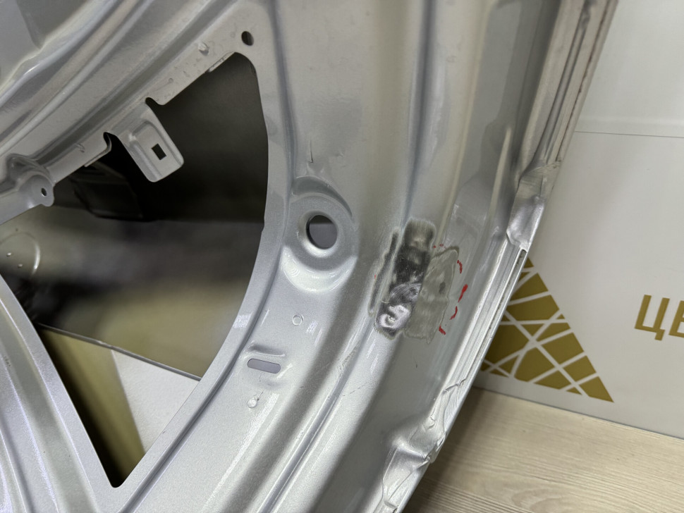 Крышка багажника Skoda Octavia A7 2013  OEM 5E5827023B