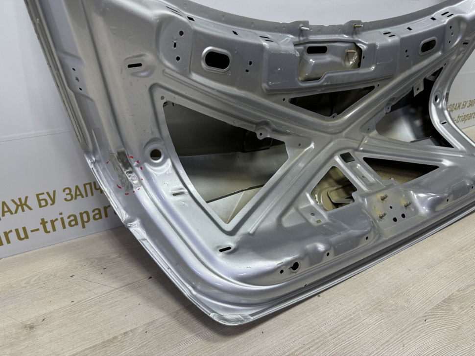 Крышка багажника Skoda Octavia A7 2013  OEM 5E5827023B