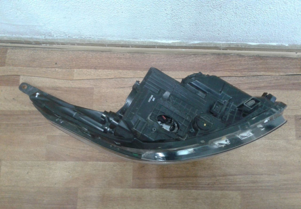 Фара левая ксенон Kia Ceed 2 JD 2012 OEM 92101A2260