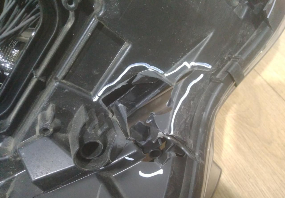 Фара ЛЭД LED левая бу Renault Arkana OEM 260605885R Фара ЛЭД LED левая бу Renault Arkana OEM 260605885R