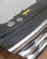 Решетка радиатора Volkswagen Tiguan 2 oem 5na853653 (трещина)