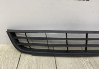 Решетка переднего бампера Volkswagen Jetta 6 2010 дорест  Oem 5c6853677