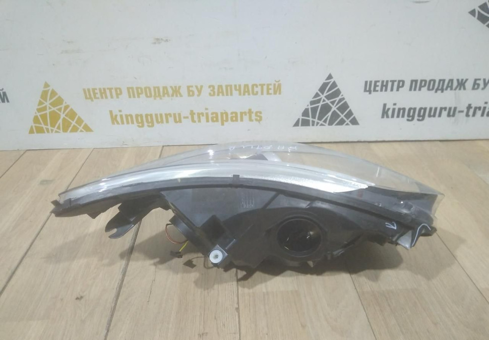 Фара левая бу Renault Kaptur OEM 260602042R Фара левая бу Renault Kaptur OEM 260602042R
