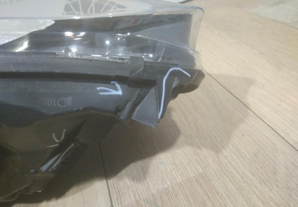 Фара левая бу Renault Kaptur OEM 260602042R Фара левая бу Renault Kaptur OEM 260602042R