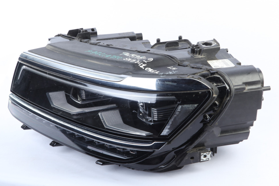 Фара левая LED Volkswagen Tiguan 2 2016 OEM 5NB41081A Фара левая LED Volkswagen Tiguan 2 2016 OEM 5NB41081A