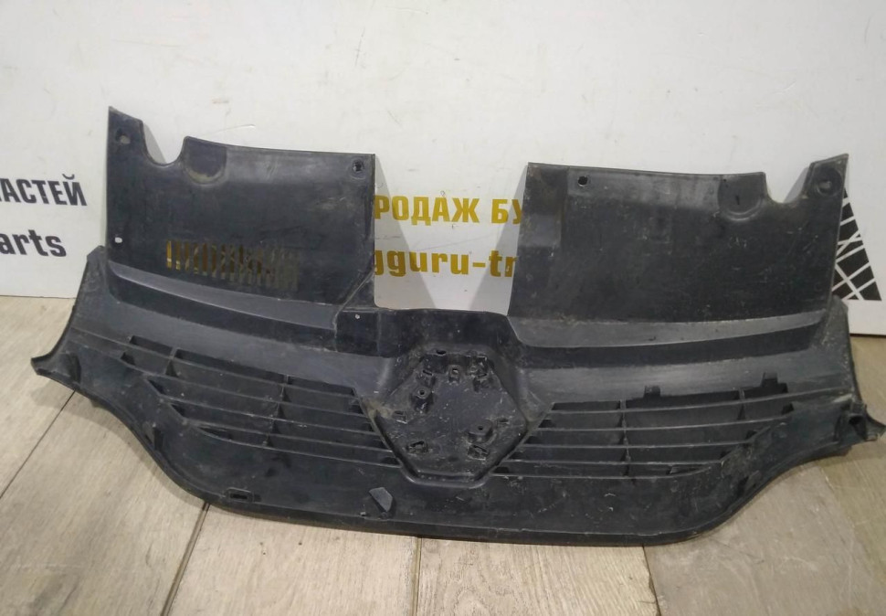 Решетка радиатора бу Renault Logan 2 OEM 623107605R Решетка радиатора бу Renault Logan 2 OEM 623107605R