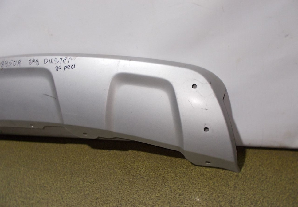Накладка заднего бампера бу Renault Duster до рестайлинг OEM 850706169R