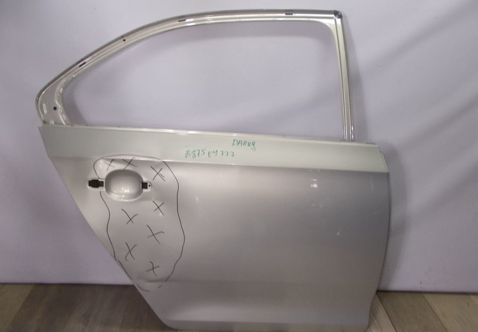 Дверь задняя правая бу Skoda Rapid OEM 5JA833052B