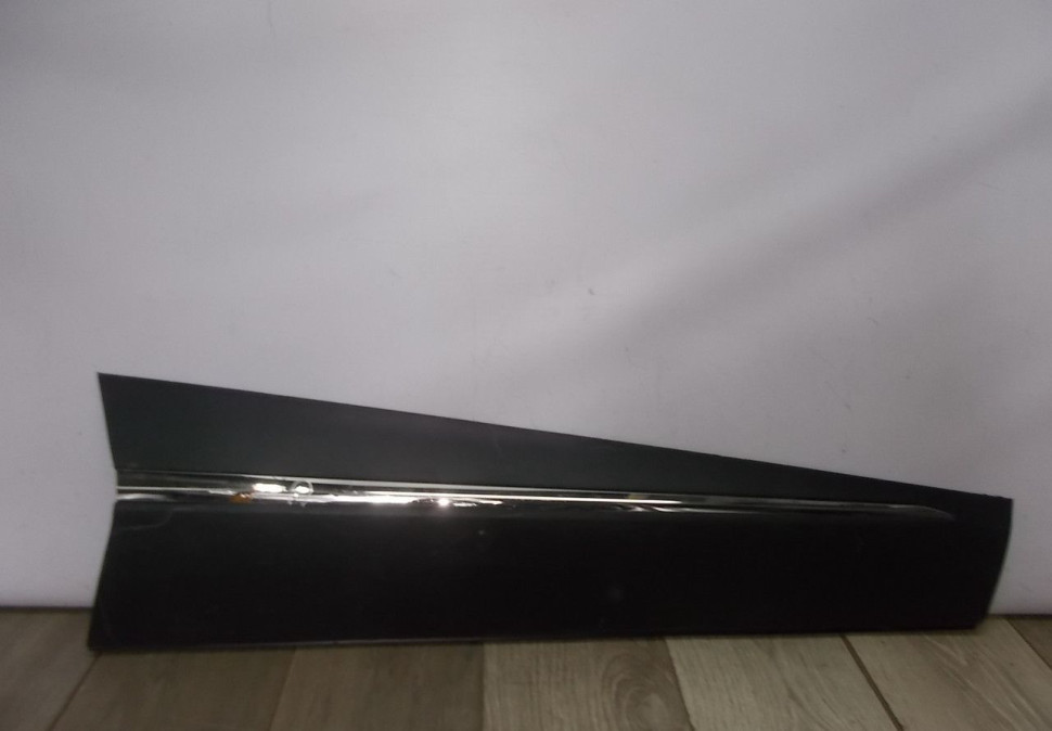 Молдинг двери передний правый бу Renault Kaptur OEM 808204078R
