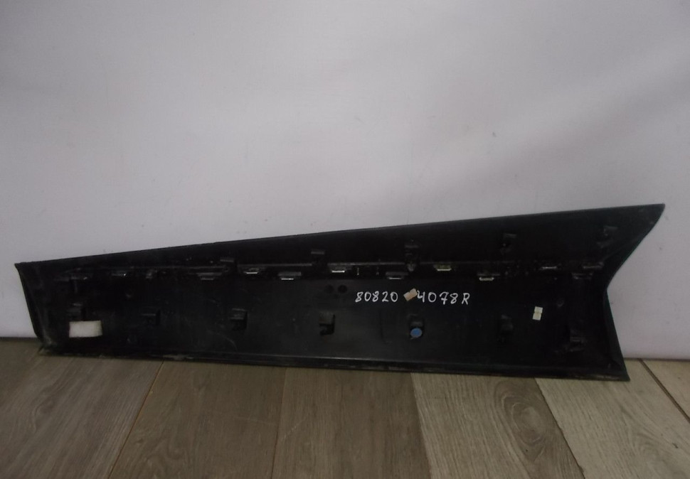 Молдинг двери передний правый бу Renault Kaptur OEM 808204078R