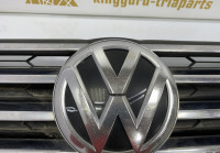Решетка радиатора Volkswagen Touareg 2 рестайлинг 2018 OEM 7P6853653C