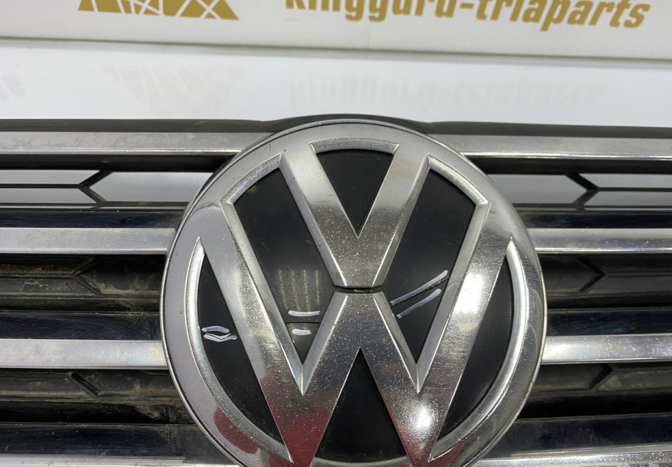 Решетка радиатора Volkswagen Touareg 2 рестайлинг 2018 OEM 7P6853653C Решетка радиатора Volkswagen Touareg 2 рестайлинг 2018 OEM 7P6853653C