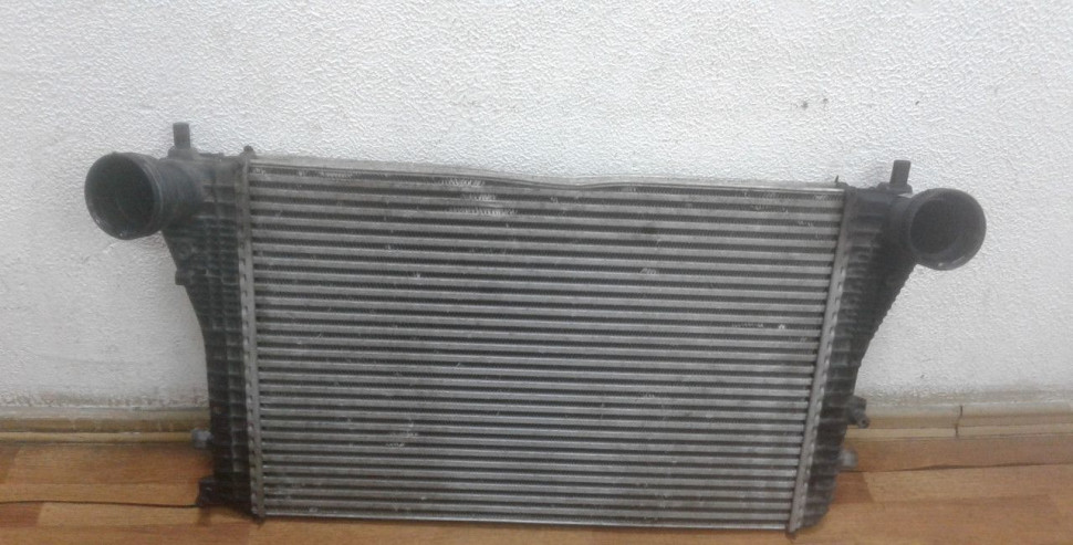 Интеркулер Volkswagen Tiguan 1 oem 3C0145805R